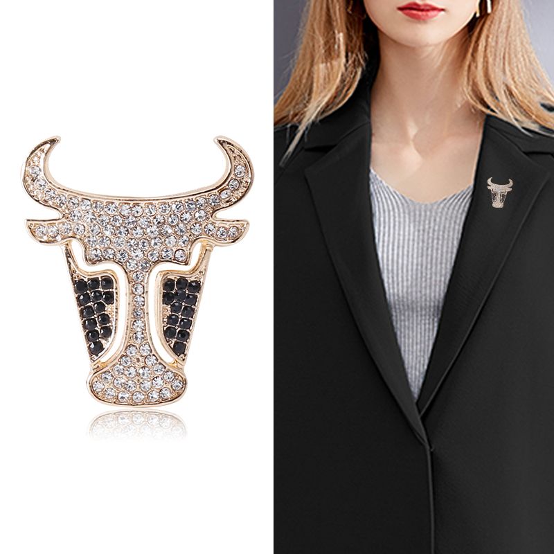 Manufacturers direct sales of foreign trade hot-selling rhinrhinaute corsage Ox Ox year Ox Ox