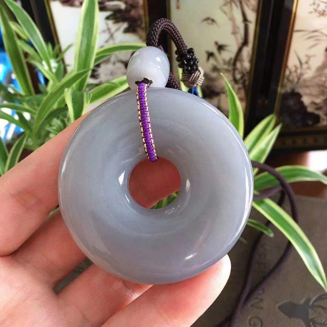 和田玉 烟紫料 精致大气吊坠 精雕 平安扣 吊坠 尺寸55*55*12mm详情图1