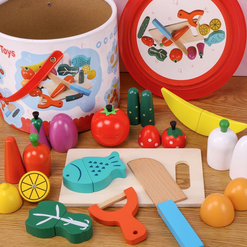 The wooden simulation bucket of fruits and vegetables is a toy for children to play house. It is rich in color and highly interesting. The workmanship is fine. It can cultivate visual ability, logical thinking ability and exercise parent-child games