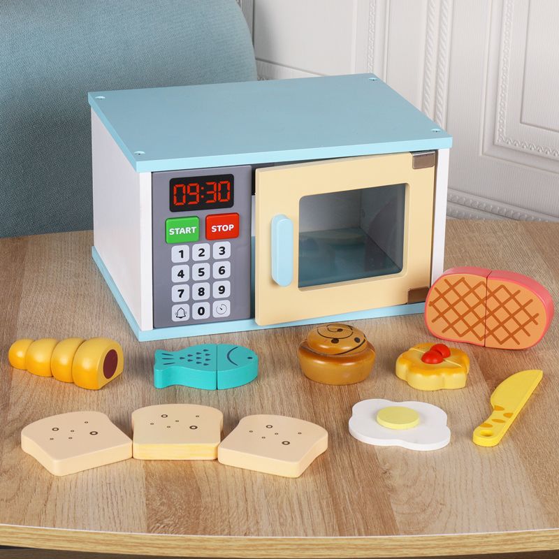 The wooden simulation oven is a children's role-playing toy with rich colors, strong fun, and fine workmanship. It can exercise babies' color recognition and visual ability, cultivate logical thinking ability, and exercise parent-child games