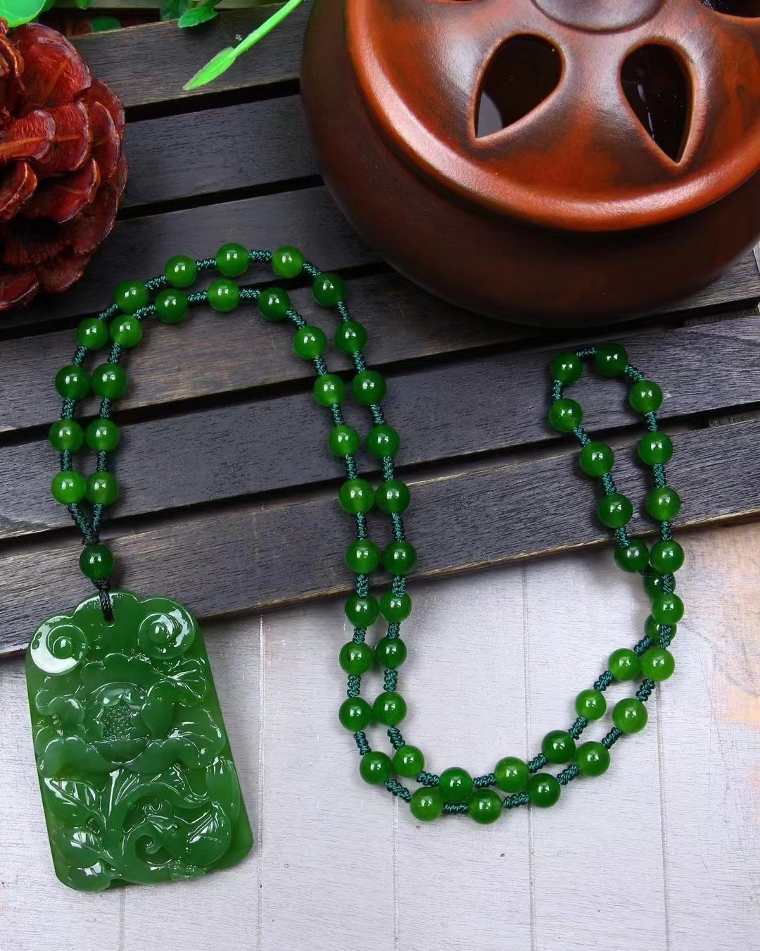 和田碧玉 精致大气吊坠 精雕 牡丹花 料子细腻 上手效果佳 尺寸55*36*7mm详情图1