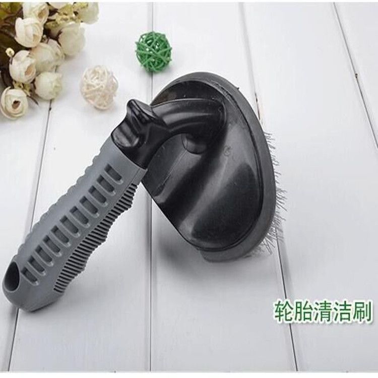 Car T-shaped car wash tire brush cleaning tool 13.56.513CM car wheel hub brush car tire brush Application Scenario