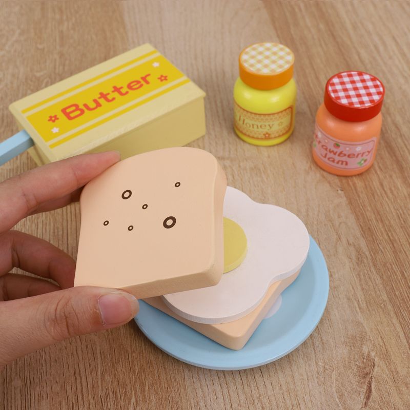 The wooden simulation bread machine is a children's role-playing toy with rich colors and strong fun. It can exercise babies' color recognition and visual ability, cultivate logical thinking ability, and exercise parent-child games Specification image