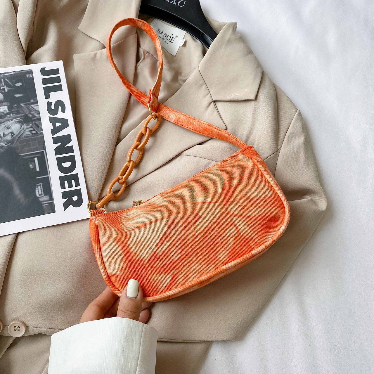 2021 Fashion New Shoulder Acrylic Chain Stitching Armpit Bag Trend Tie-Dye Bag Handbag Application Scenario