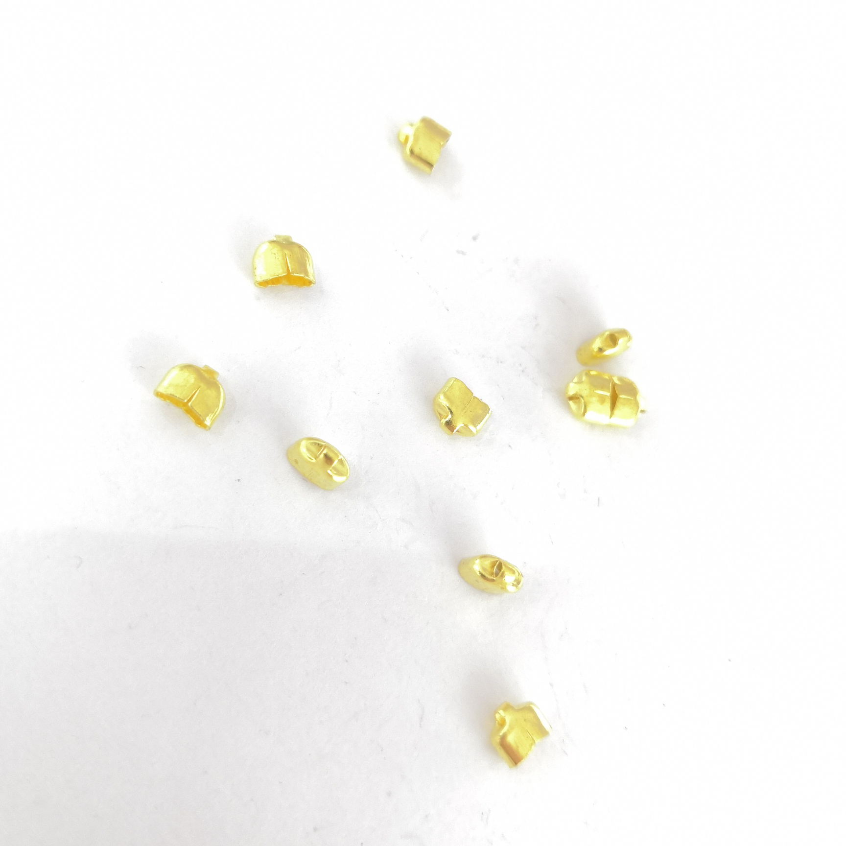 With hanging pattern clip