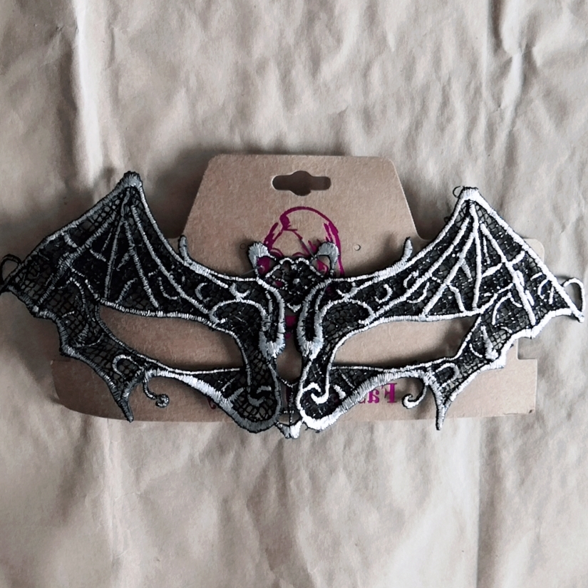 Halloween masquerade Lace Veil Sexy Eye mask Silver styling mask Female adult masquerade Bat