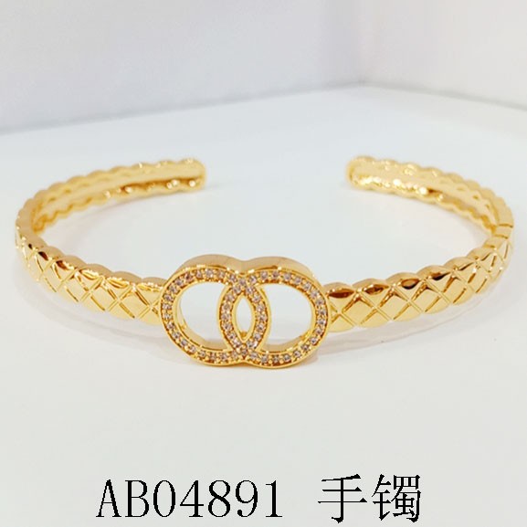 Fashionable, individual, light luxury, niche design, exaggerated high-end feel, cold style 2021 new bracelet 643 detail image 1