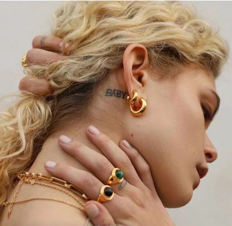 2021新款925银针设计感字母C形耳环显白复古保色个性小香风耳饰女详情图2