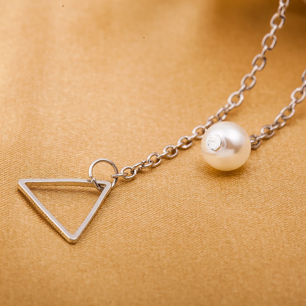 A new minimalist pearl necklace for women from Europe and America detail image 3