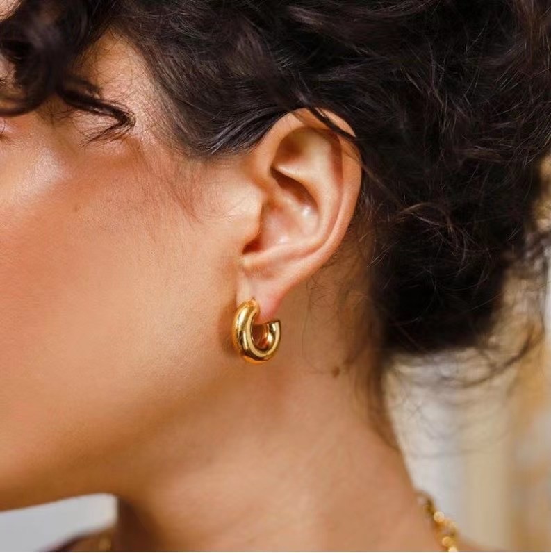 2021新款925银针设计感字母C形耳环显白复古保色个性小香风耳饰女详情图3