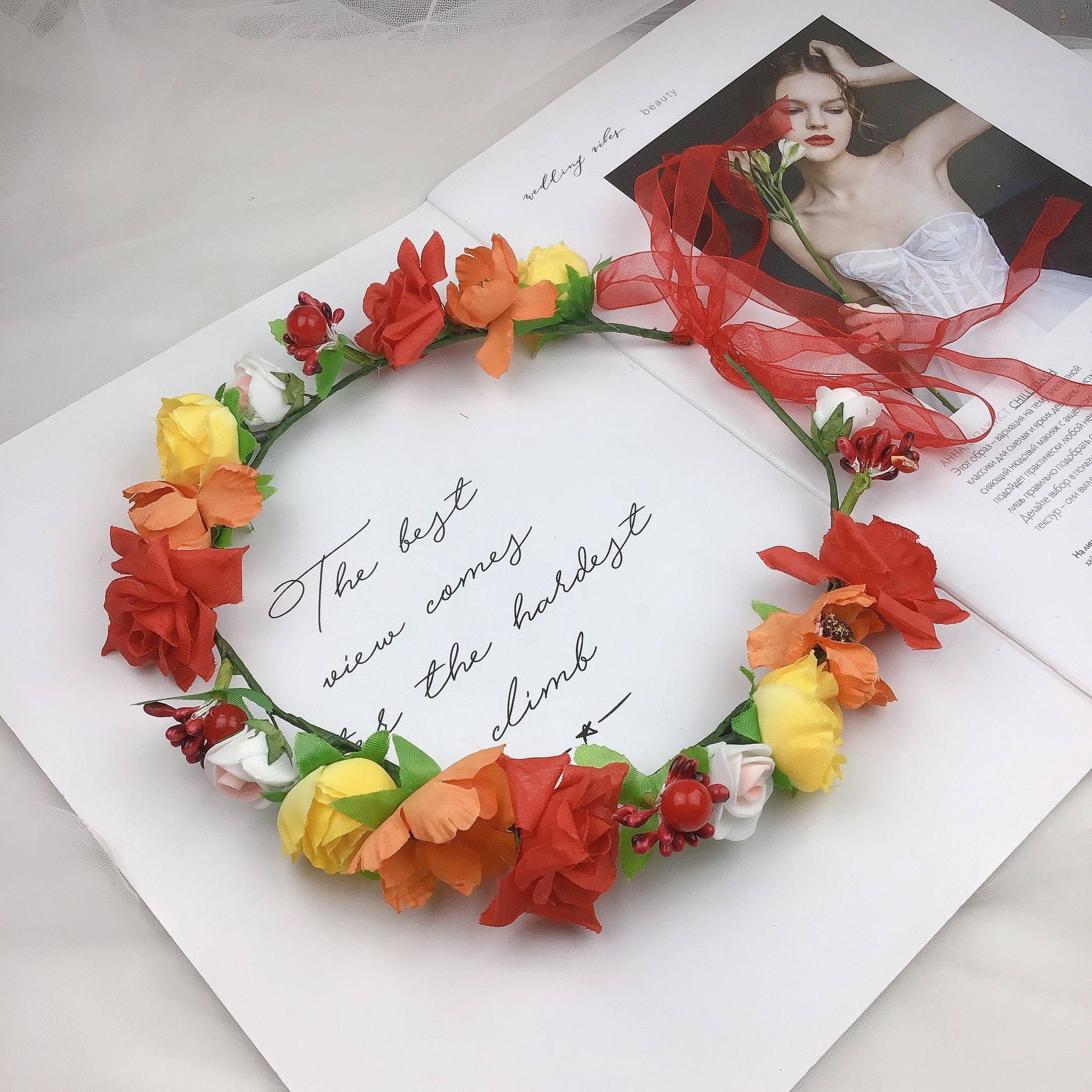 The "Jia LAN Hua Huan" is a best-selling beachfront vacation and family photo headwear in the Philippines. It's a must-have headwear for your trip to Sanya