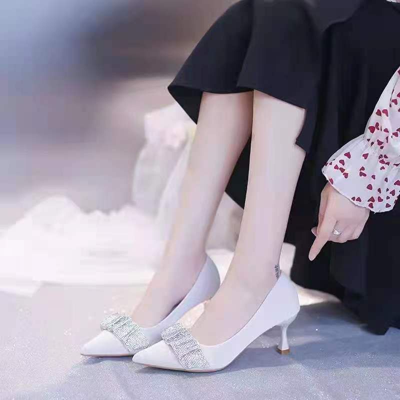 2021 Spring And Autumn New Pointed Leather Shallow Mouth Single Shoes For Women Thick Heel Carved Women's Shoes 19
