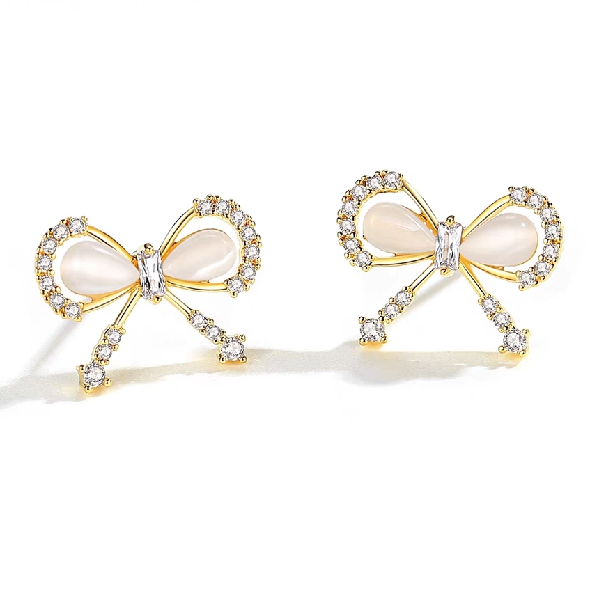 Butterfly stud earrings for women, small and exquisite French earrings, elegant design sense, light luxury earrings Specification image