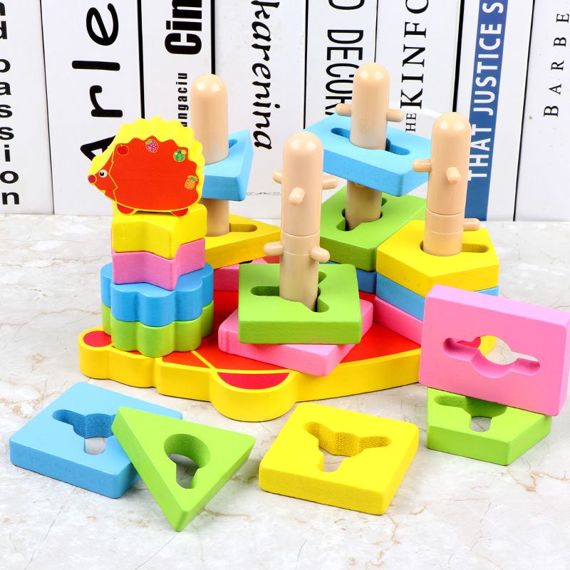 The wooden fun hedgehog geometric block building blocks are highly entertaining and colorful. They can cultivate logical thinking ability and are a parent-child game that exercises hand-eye coordination. They are early education and enlightenment toys that accompany your growth