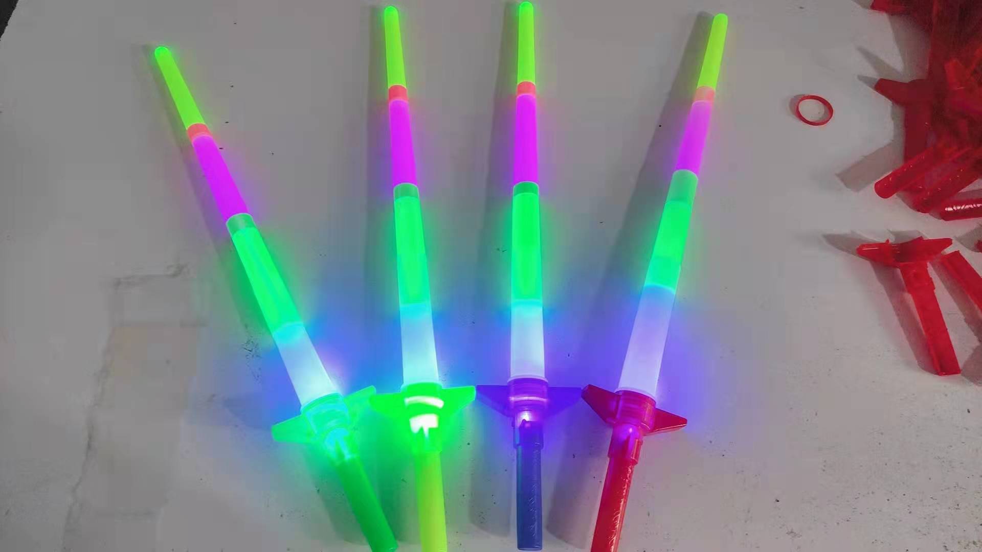 Four sections of the stick are shining Specification image