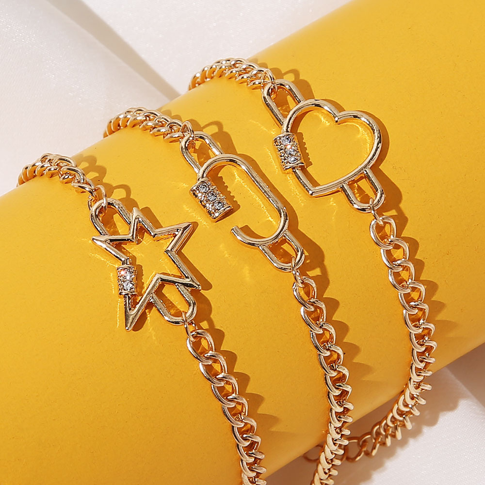 European and American retro and simple design thick chain geometric shape set combination bracelet, fashionable and versatile chain bracelet, women's accessory Application Scenario