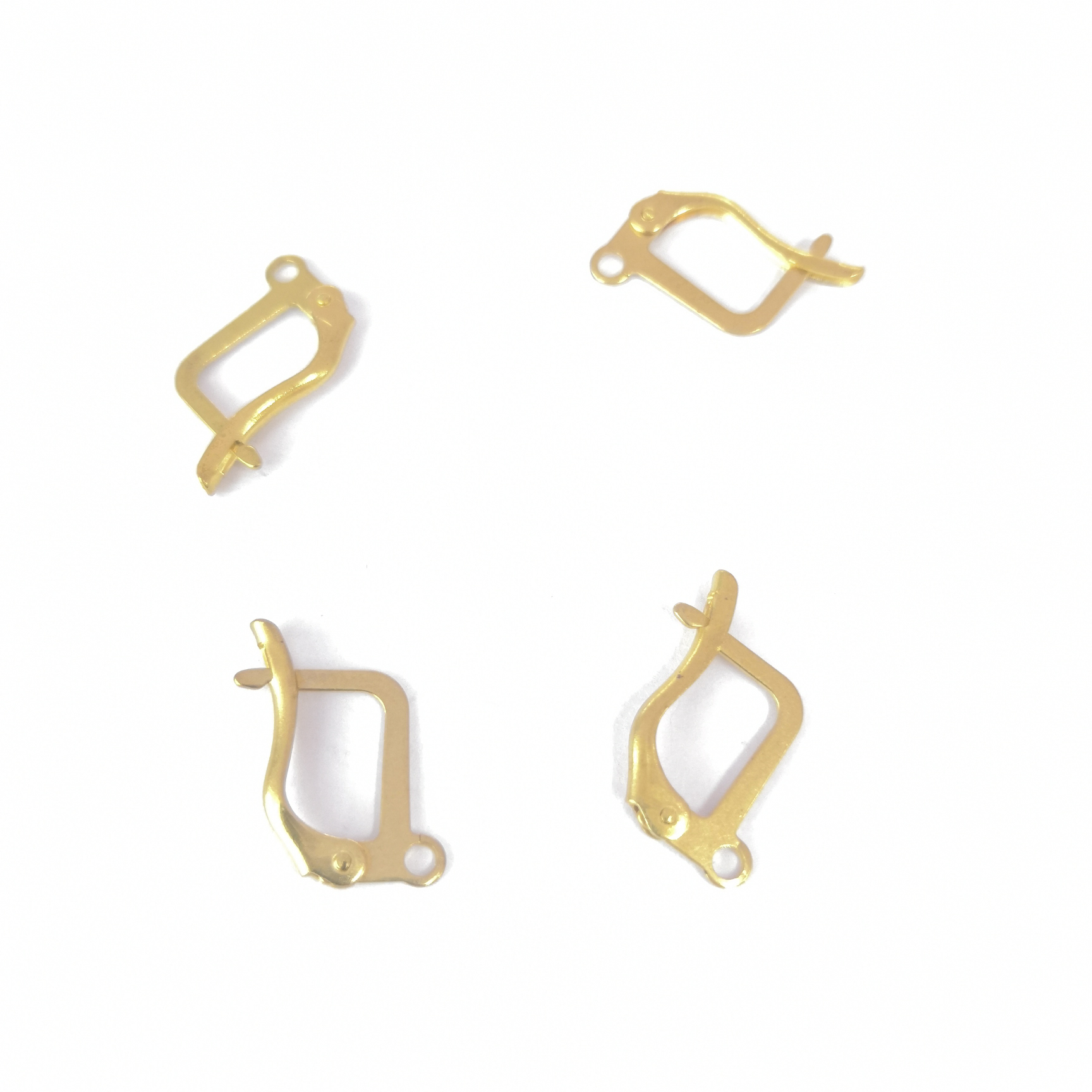 Ear clip a hanging 1
