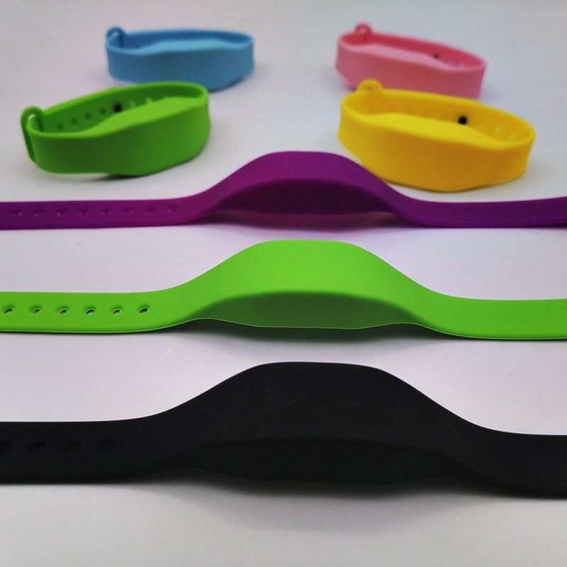 Silicone hand sanitizer wristband detail image 1