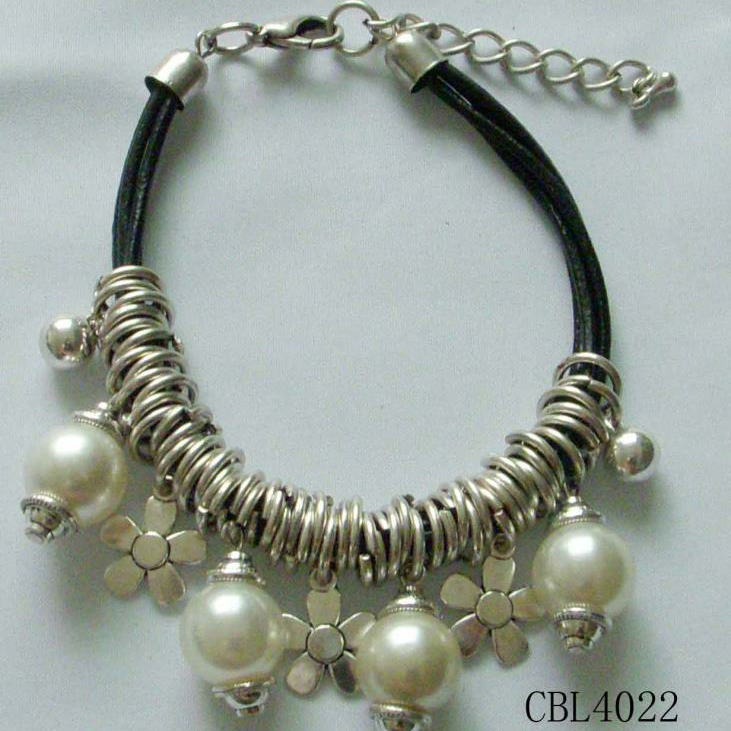 European and American fashion trend front line simple modern elegant popular new necklace c51