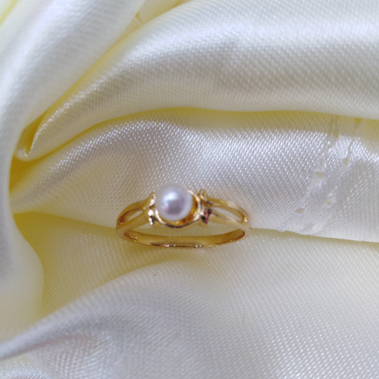 Trendy and fashionable pearl ring for Little girls 13