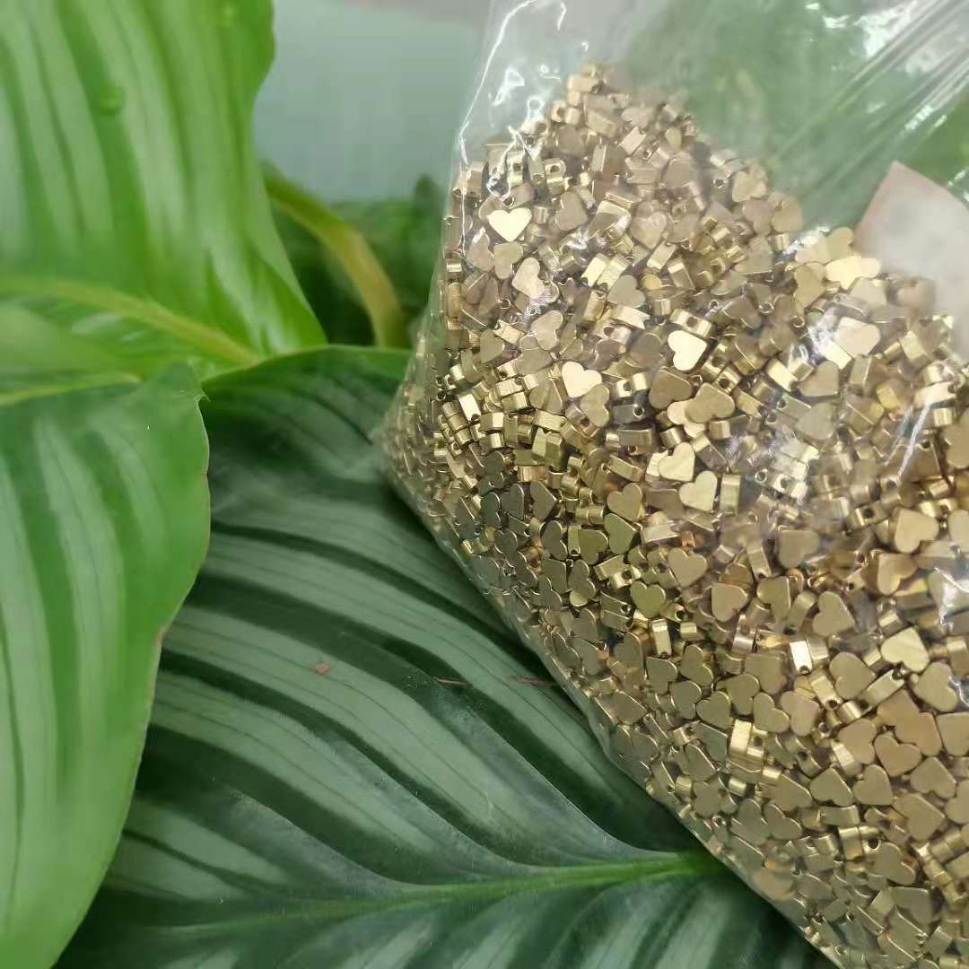 8.0 Pure brass heart accessories, small ornaments, eco-friendly materials, factory direct sales full figure