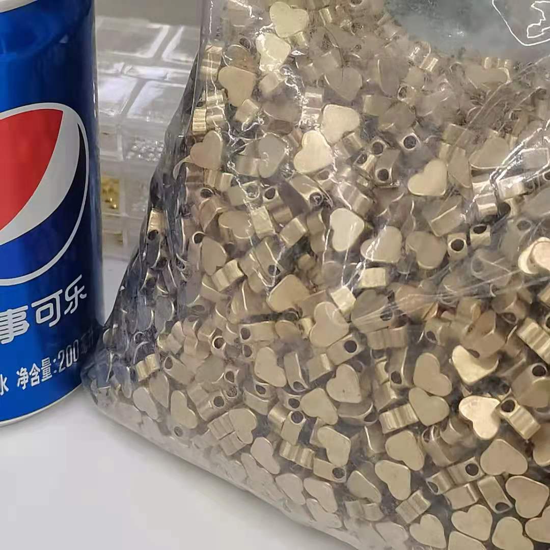 Direct sales of 8X7X3.5X2.3 pure brass heart trinket accessories from the manufacturer details Picture