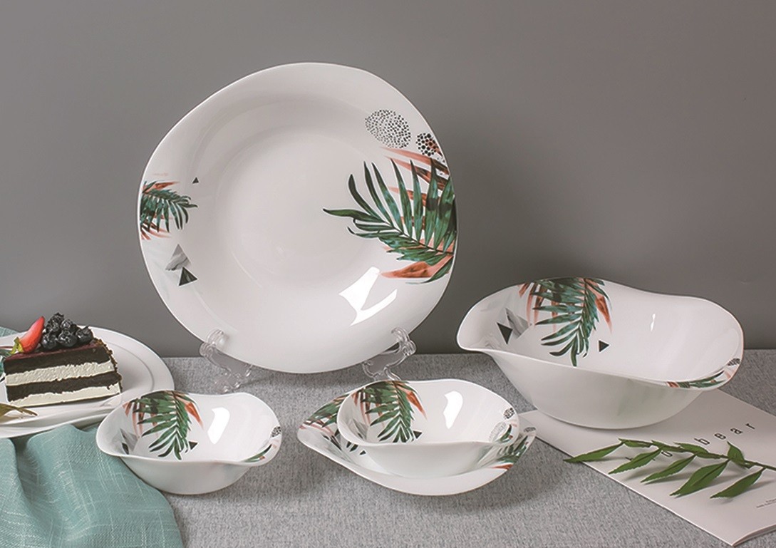 Yiwu Good Goods black Glass plate Eco-friendly Dinner plate 8.5-inch soup plate with Applique 8.5’soup Plate -black flower plate pic 3