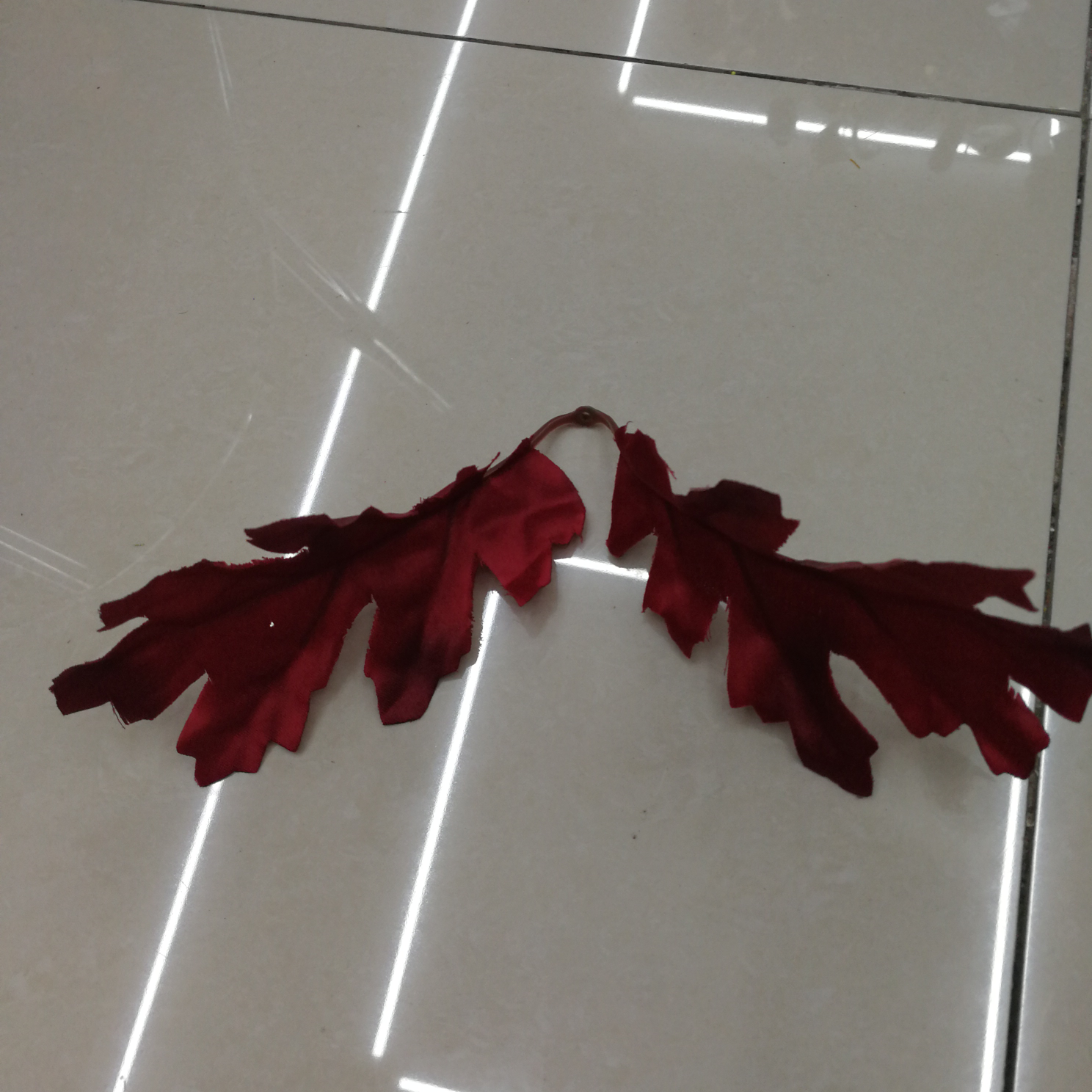 شريط أحمر