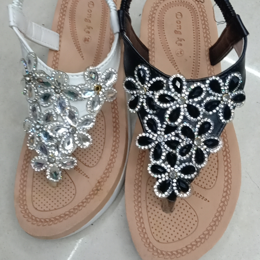 Clip flat-bottomed rhinestone slippers