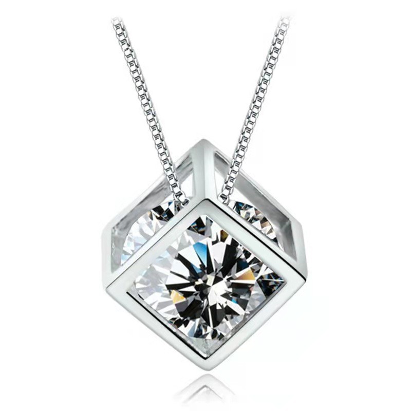 Korean-style fashionable love cube necklace detail image 3