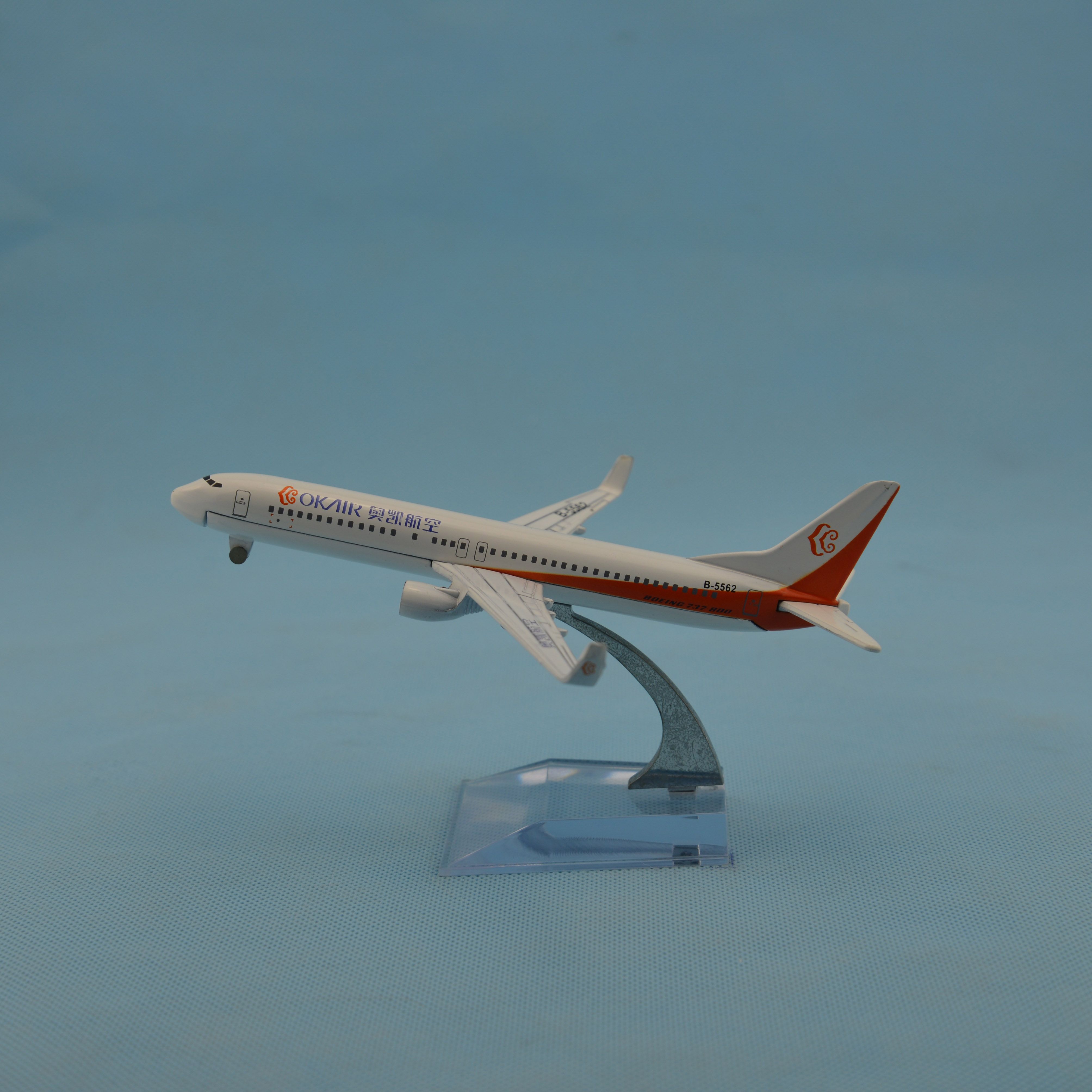 飞机模型（16CM中国青岛航空B737-800） 金属飞机合金飞机模型详情图2