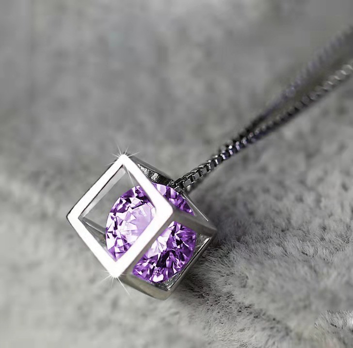 Korean-style fashionable love cube necklace detail image 1