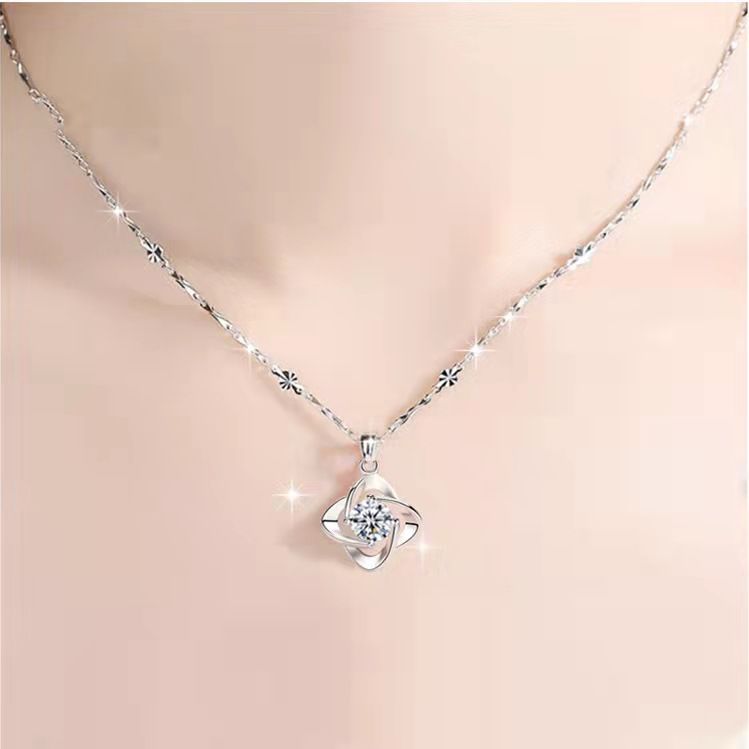 A trendy women's necklace with a simple zircon pattern