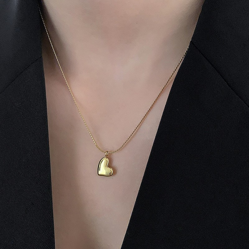 Korean version of the "Little Heart" trendy women's simple necklace detail image 4