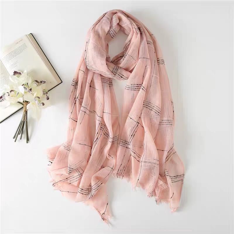 Ladies And Ladies Shawls Autumn And Winter Coats All Match Hugh Lady Retro Trendy Idle Explosive Scarf 6688742