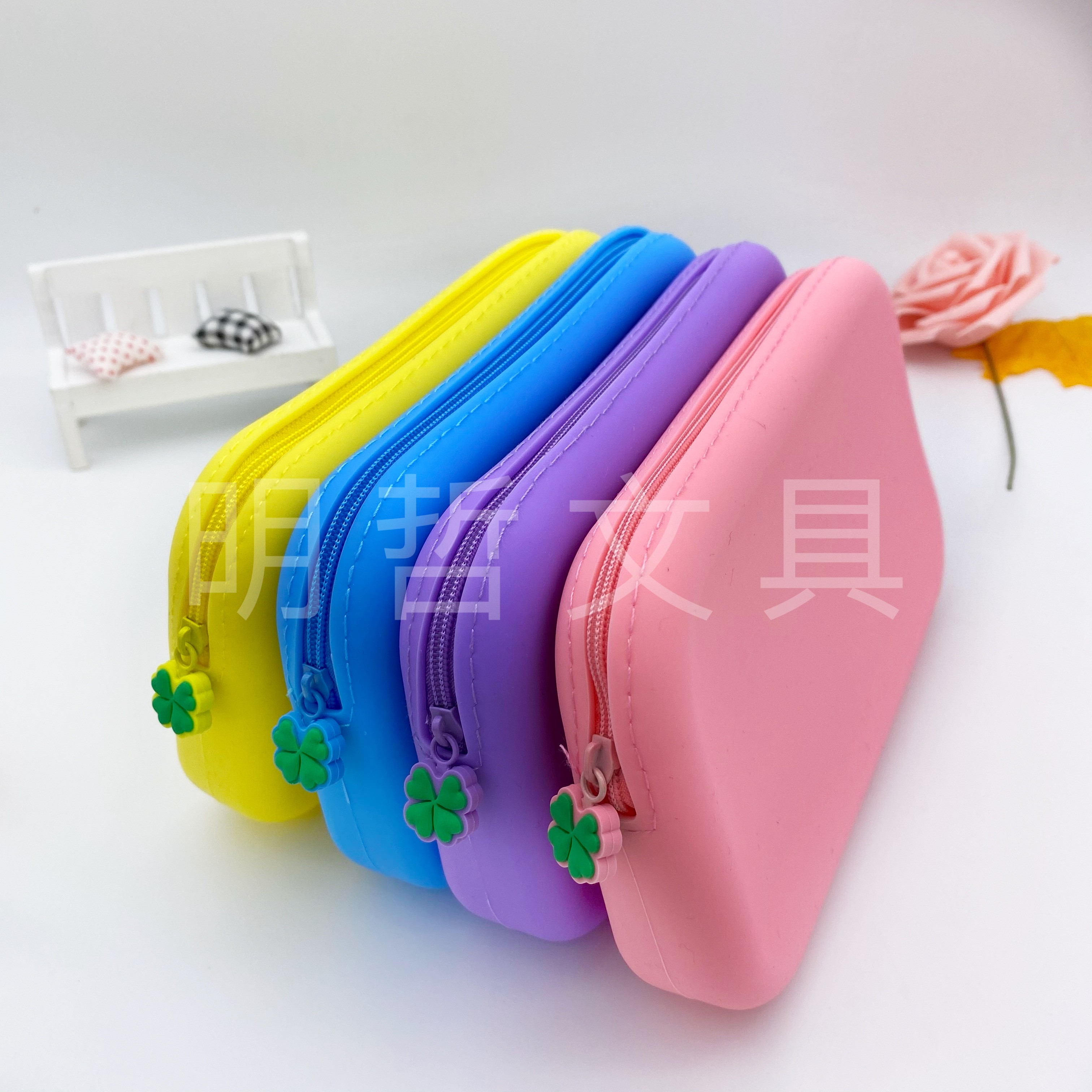 Creative And Cute Silicone Large-Capacity Pen Case, A Fresh And Clean Student Storage Bag undefined