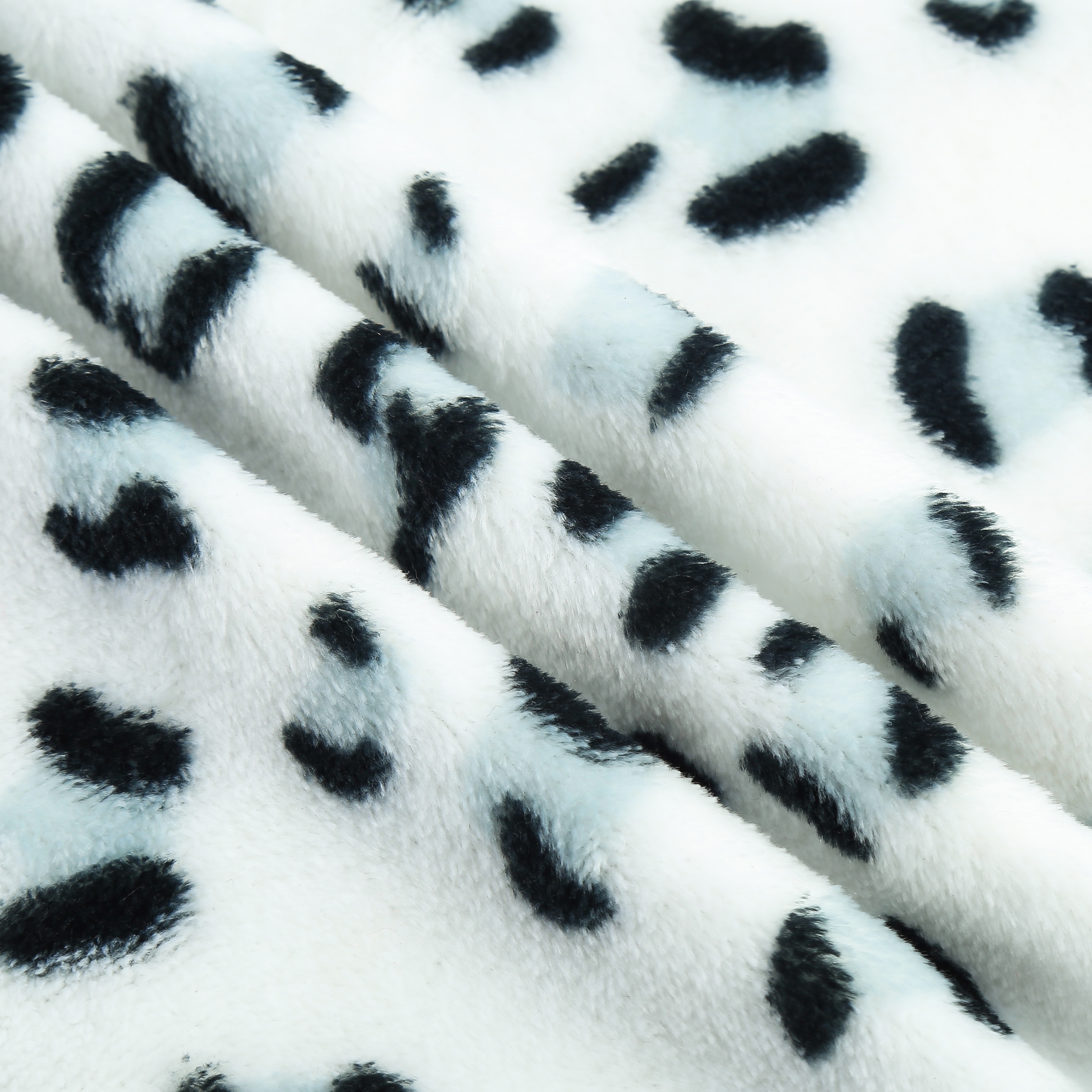Factory direct sales, double-sided flannel printed leopard print detail image 4