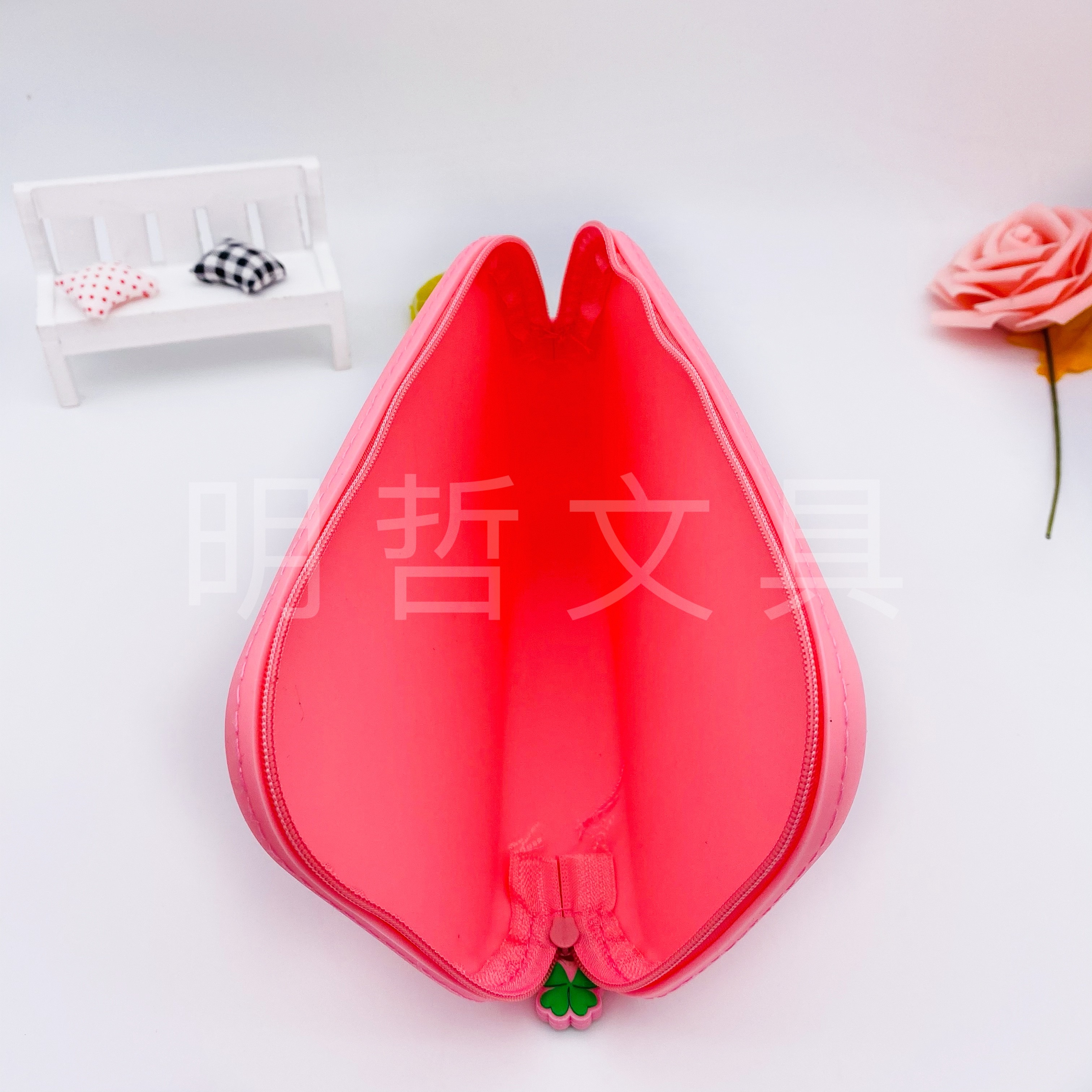 Creative And Cute Silicone Large-Capacity Pen Case, A Fresh And Clean Student Storage Bag undefined