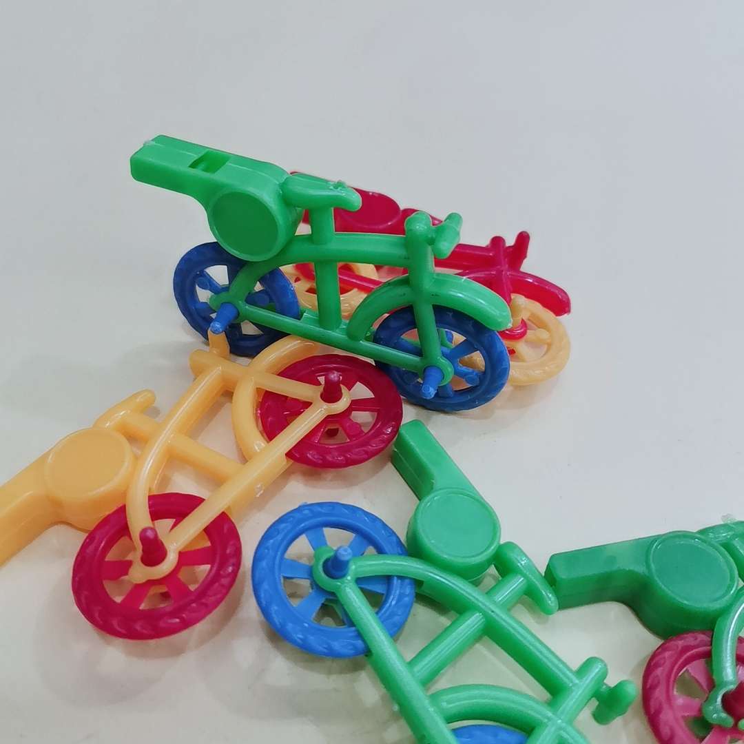 自行车口哨幼儿塑料玩具蛋壳扭蛋货源赠品配件厂家直销批发热销货源充足详情图7