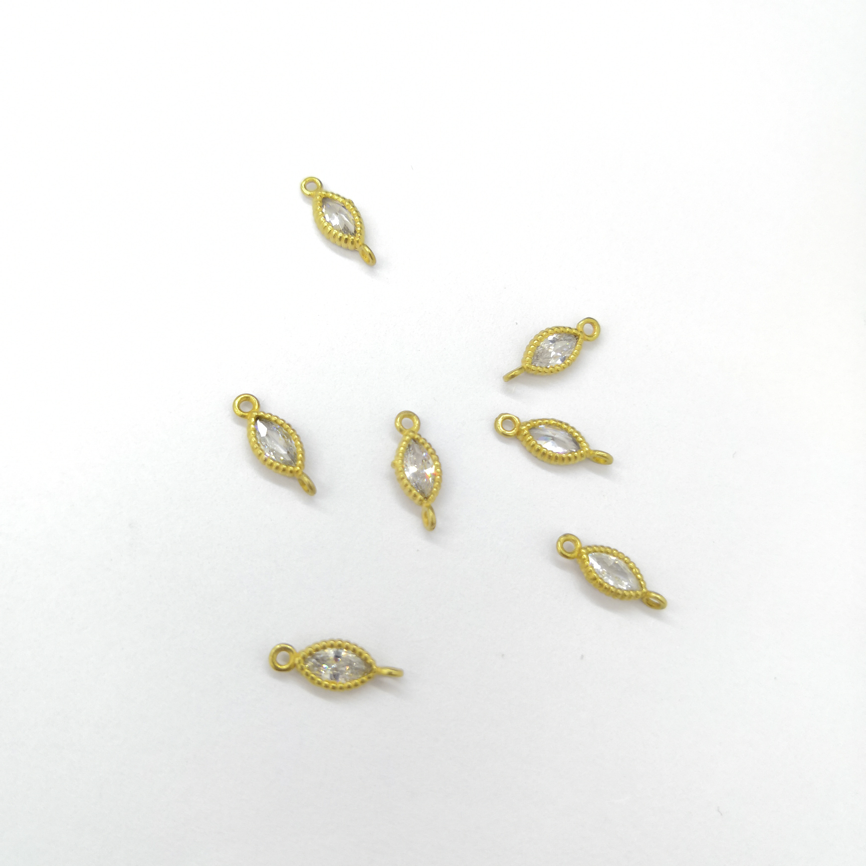 Cast copper horse eye white diamond with two drops