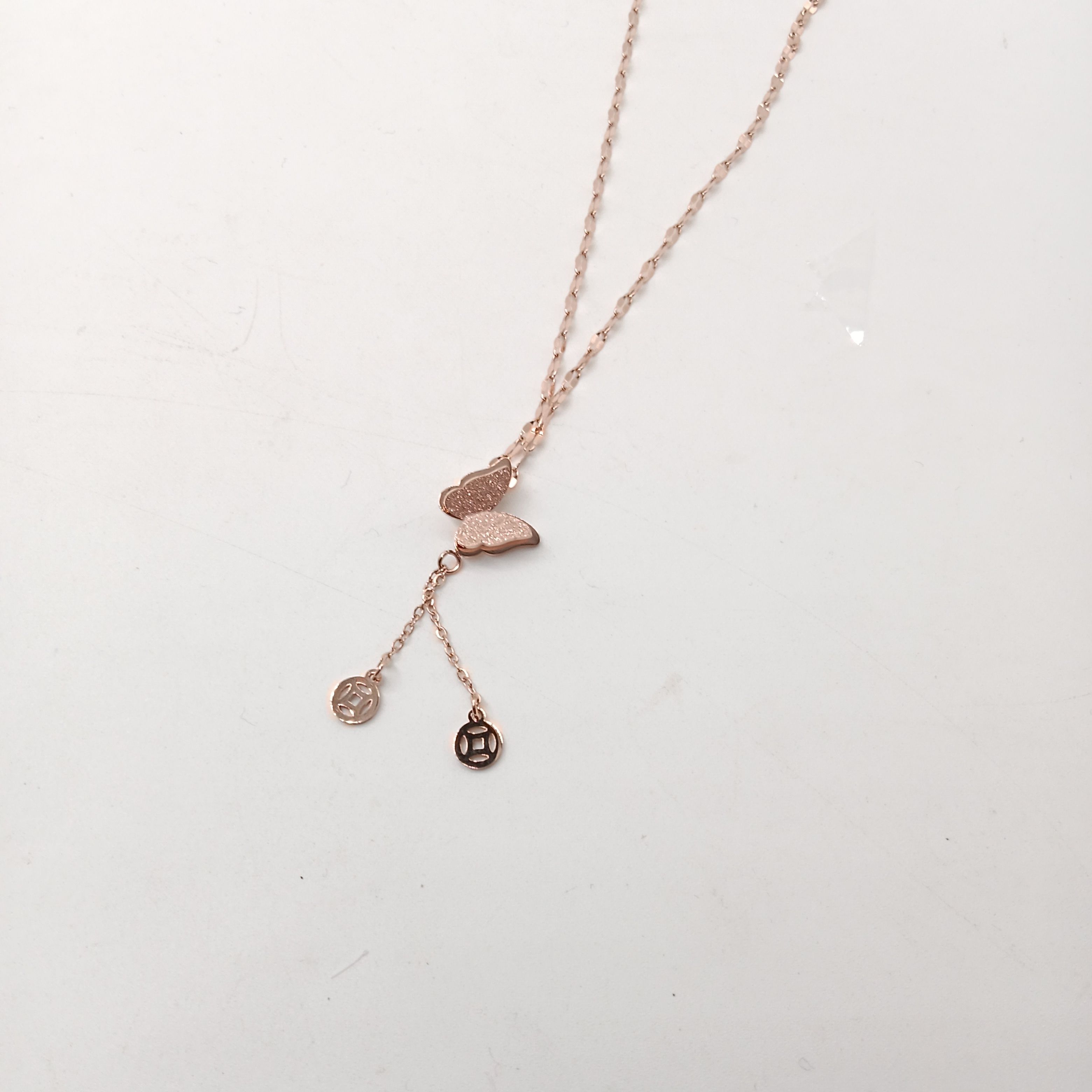 蝴蝶吊铜钱项链