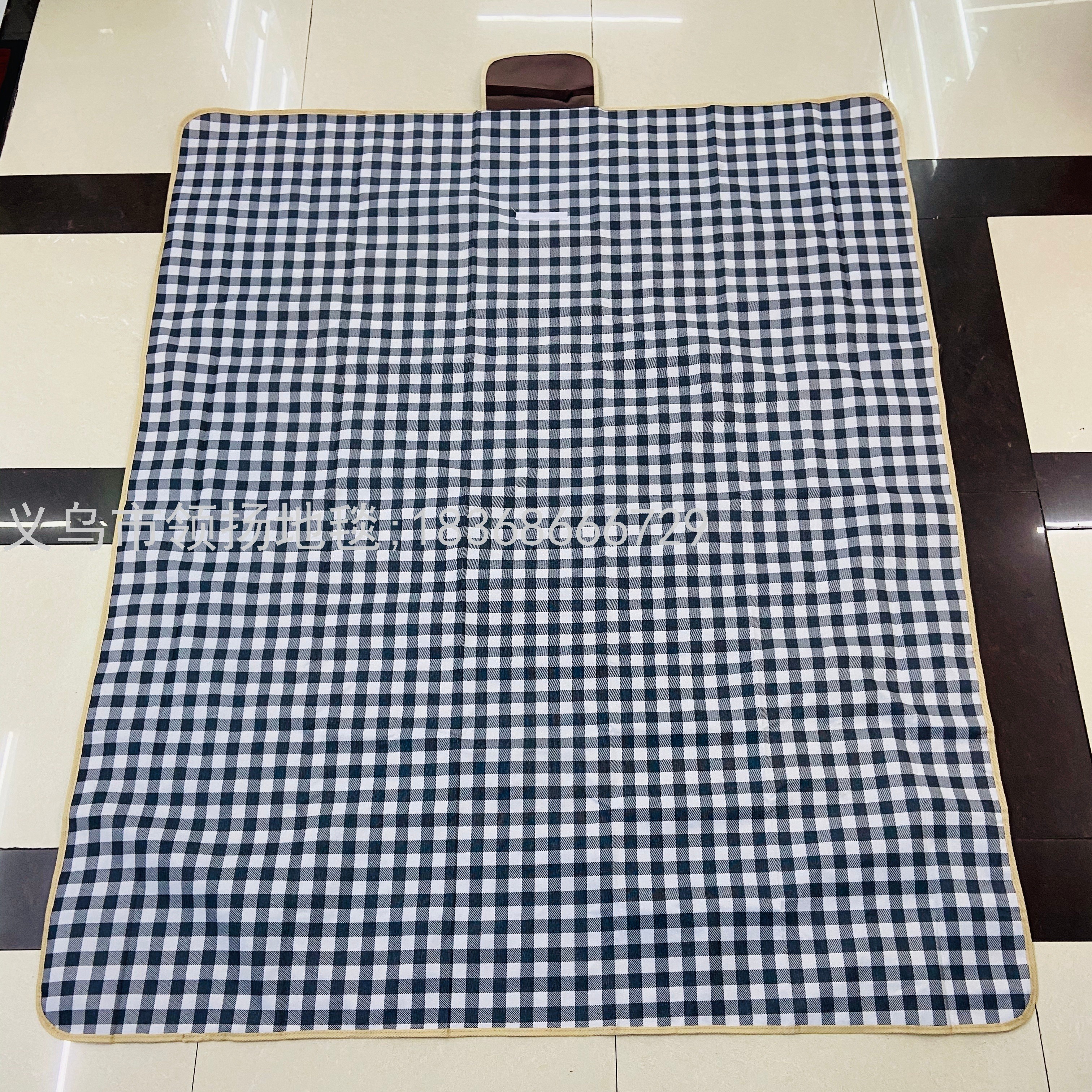 户外垫牛津布野餐垫沙滩垫牛津布600Ｄ底部PVC防水层户外用品详情图7