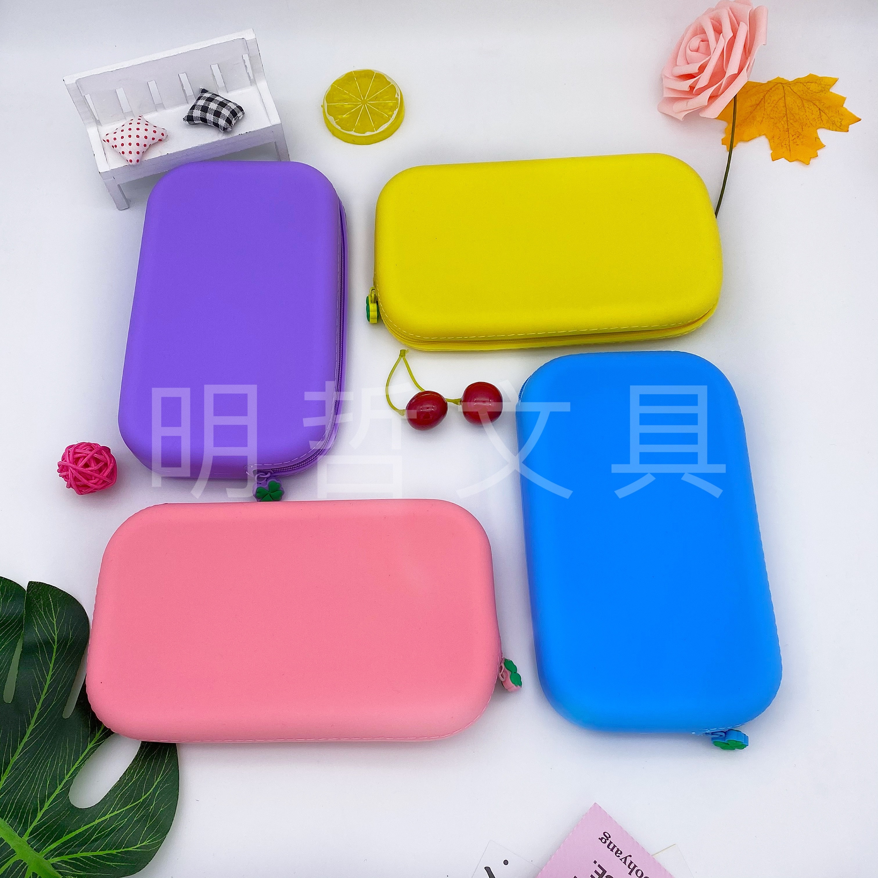 Creative And Cute Silicone Large-Capacity Pen Case, A Fresh And Clean Student Storage Bag undefined