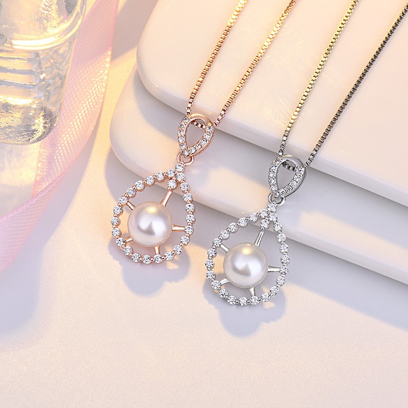 A simple and fashionable Korean-style shell and pearl pendant necklace for women detail image 3
