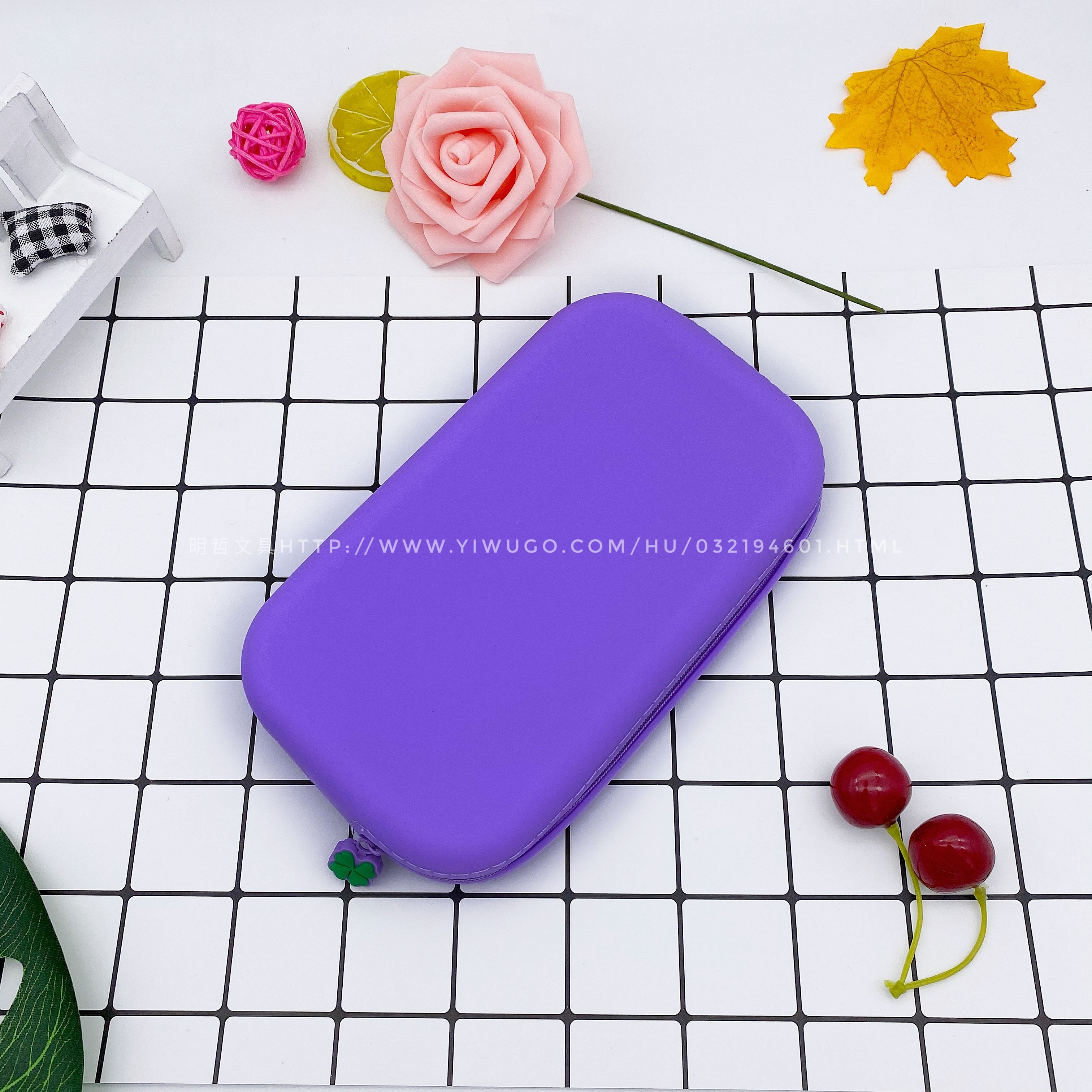 Creative And Cute Silicone Large-Capacity Pen Case, A Fresh And Clean Student Storage Bag undefined
