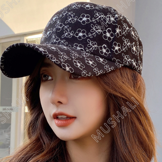 Xinxin Hat Industry's women's hats have been transformed into fashionable adult caps and baseball caps for autumn and winter