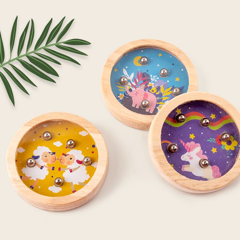 The wooden circular palm balance maze game is highly entertaining and comes in a variety of styles. It helps cultivate logical thinking ability and is a parent-child game that exercises hand-eye coordination. It is an early education and enlightenment toy that accompanies your growth Item Picture