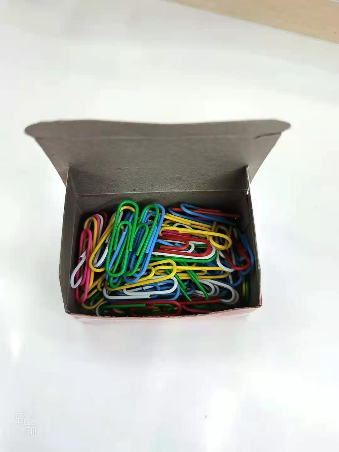 50mm color paper clips, creative bookmarks, paper clips, free shipping clips, colorful paper clip layers, student paper clips, office supplies Application Scenario