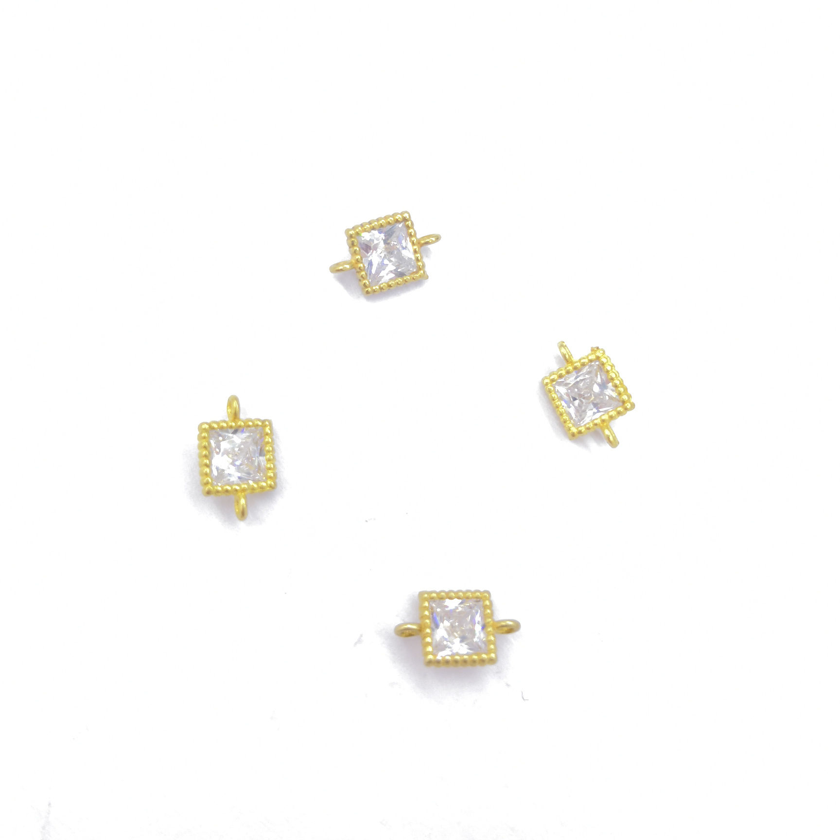 Cast copper white diamond square with two vertical lifts
