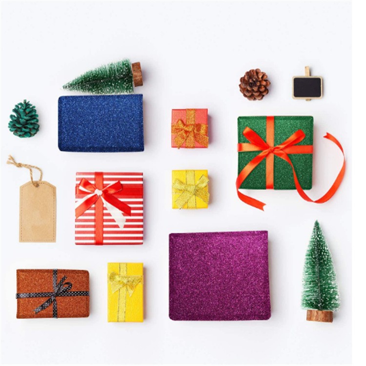 We supply high-quality 1.8-micron laser film, eco-friendly PET film, anti-counterfeiting packaging plastic film, and exquisite glossy decorative film detail image 4